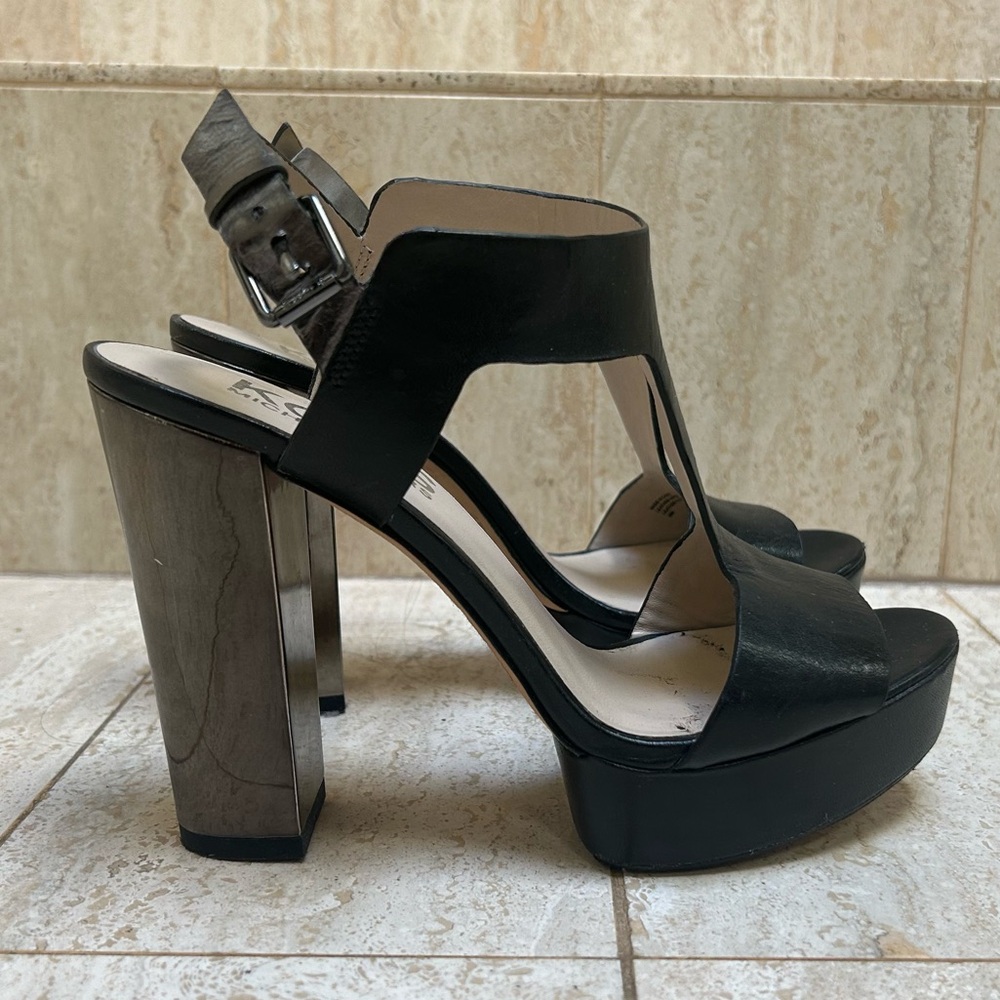 Michael Kors Platform T-Strap Heel (Size 8) - Black/Gunmetal